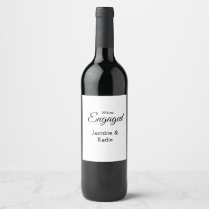 Étiquette Pour Bouteilles De Vin Nous sommes un couple fiancé nom romantique simple