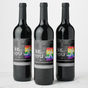 Étiquette Pour Bouteilles De Vin Panneau urbain aux couleurs de la fierté arc-en-ci