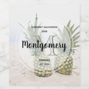 Étiquette Pour Bouteilles De Vin Photo de 2 ananas sur une fabrique de vins de plag