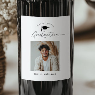 Étiquette Pour Bouteilles De Vin Photo de garçon diplômé