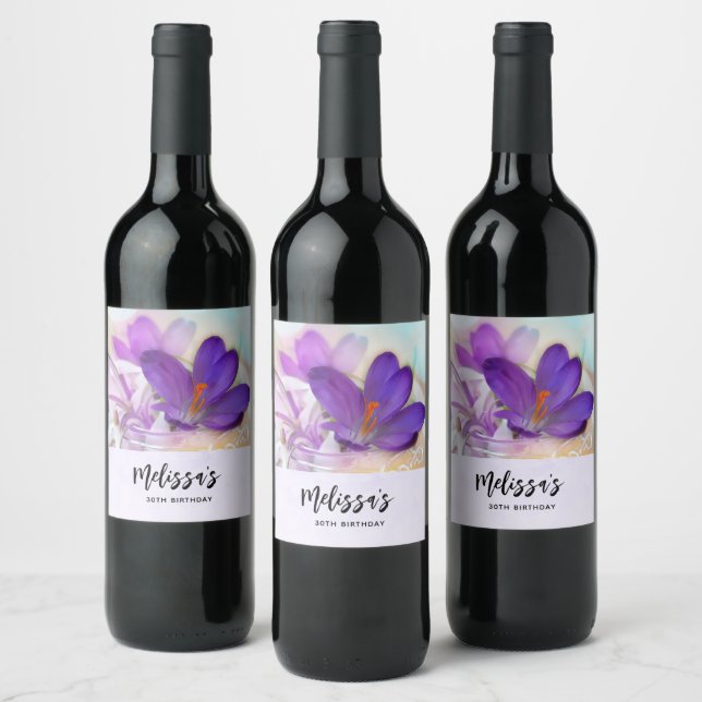 Étiquette Pour Bouteilles De Vin Photo d'un joli Crocus de printemps violet (Bouteilles)