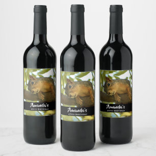 Étiquette Pour Bouteilles De Vin Photo nature d'écureuil mignonne et curieuse - Ann
