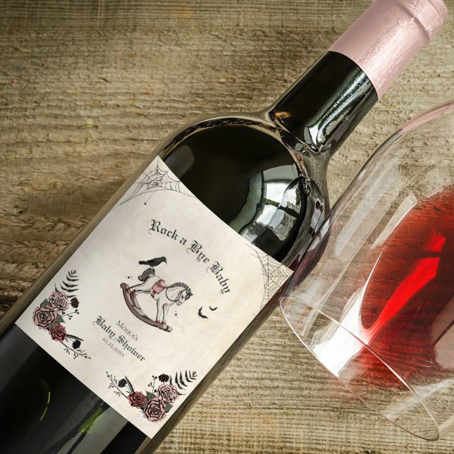 Étiquette Pour Bouteilles De Vin Rock a Bye Baby Baby shower gothique (Elegant Floral Gothic Baby Shower Wine Label. Pink Roses, Victorian Rocking Horse, Spiderwebs, Bats.)
