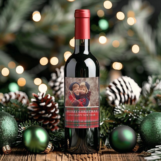Étiquette Pour Bouteilles De Vin Russe Noël Plaid Red Green Photo (Rustic Christmas Plaid Red Green Photo Wine Label)