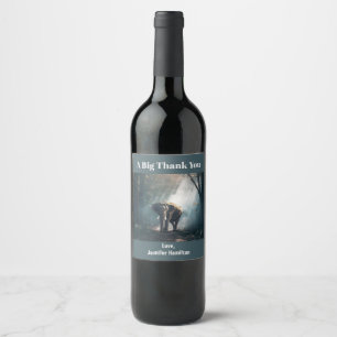 Étiquette Pour Bouteilles De Vin Un éléphant asiatique dans un Merci forestier écla