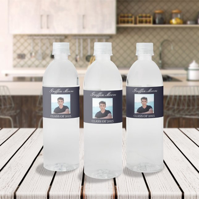 Étiquette Pour Bouteilles D'eau Guy Grad Modern Graduate Photo personnalisée (Créateur téléchargé)