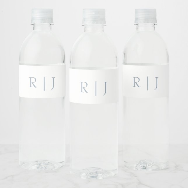 Étiquette Pour Bouteilles D'eau Initiales de Monogramme bleu poussiéreux Mariage m (Bouteilles)