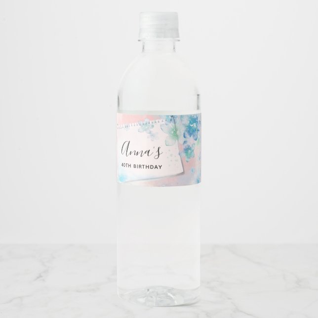 Étiquette Pour Bouteilles D'eau Jolies fleurs bleues sur Arrière - plan rose (Devant)