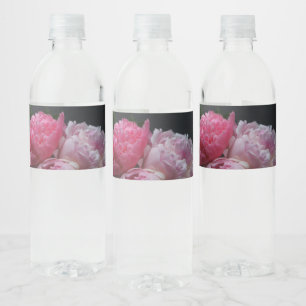 Étiquette Pour Bouteilles D'eau Pies roses sur arrière - plan foncé