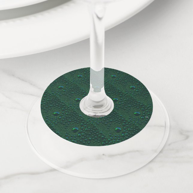 Étiquette Pour Verre De Vin Eau sur métal vert (De près)