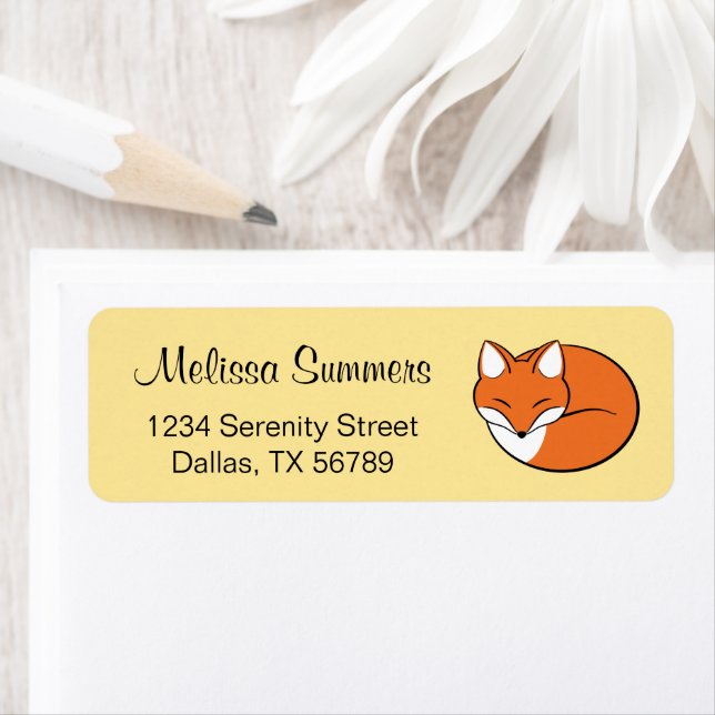 Étiquette Renard de dessin dormant sur Jaune (En situation)