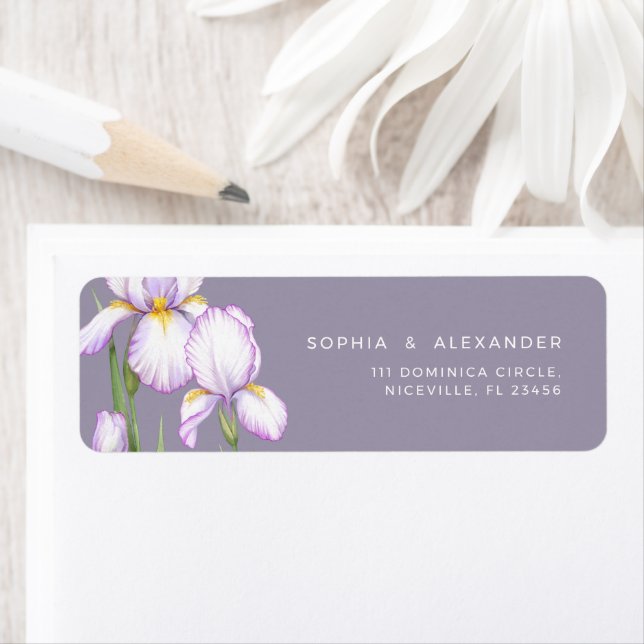 Étiquette Return Address Label Delicate Irises Wedding. (En situation)