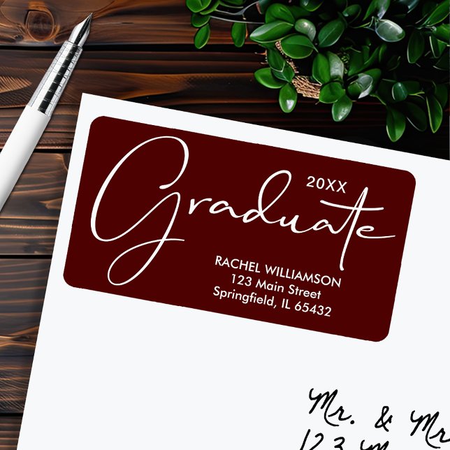 Étiquette Script de graduation Maroon foncé Adresse de retou (Graduation Script Dark Maroon Return Address Labels)