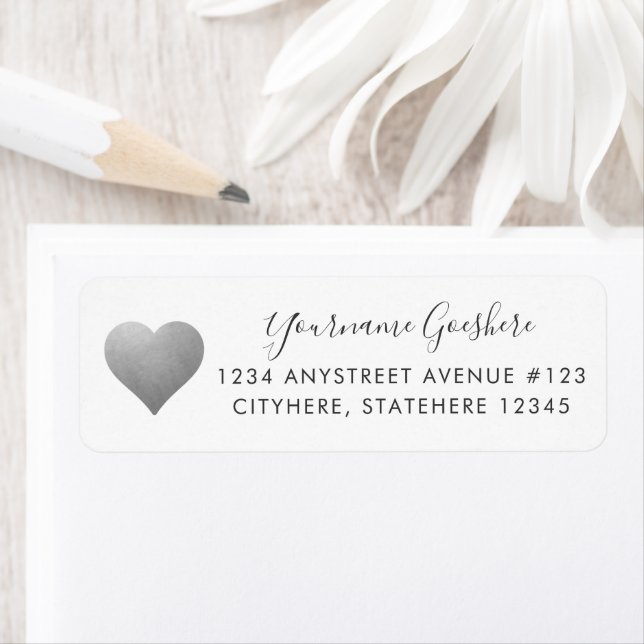 Étiquette Silver Heart Simple Modern Return Adresse (En situation)