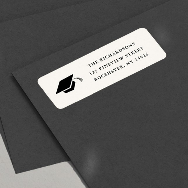 Étiquette Simple Classic Black Graduation Adresse de retour (Simple Graduation Cap Return Address Label.)