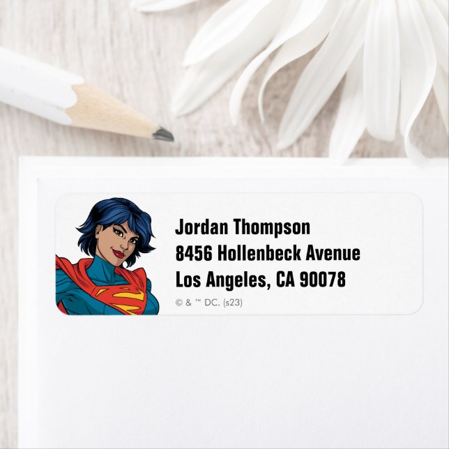 Étiquette Supergirl Hovering en costume bleu (En situation)