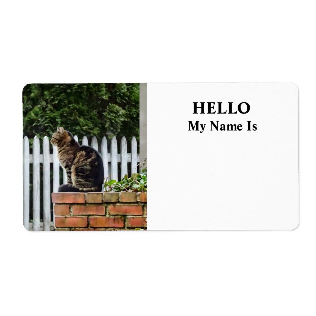 Étiquette Tabby Chat sur mur de brique (Devant)