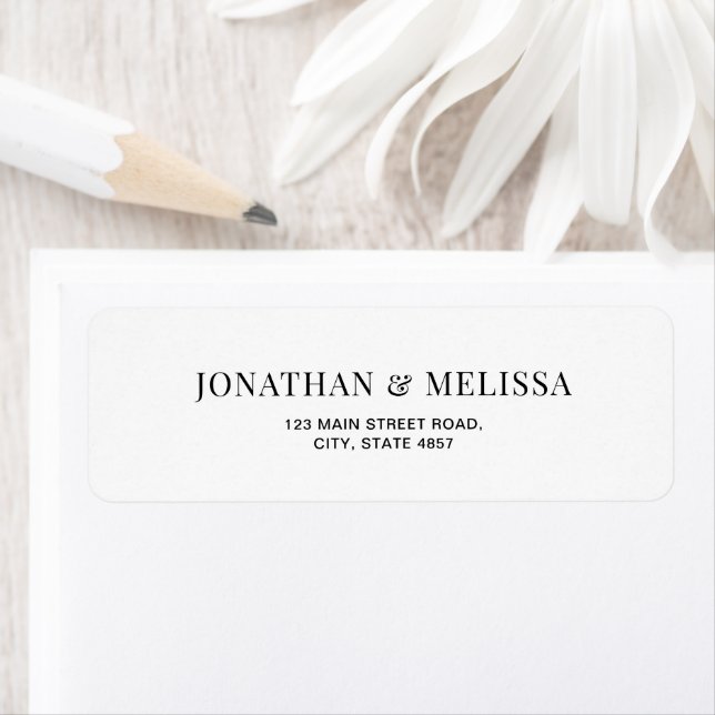 Étiquette Timeless Classic Black Typography Wedding Address (En situation)