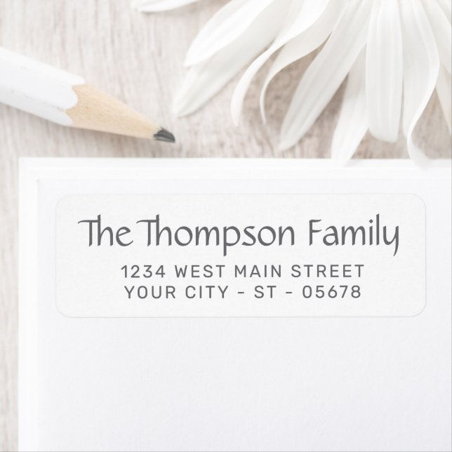 Étiquette Trendy White Simple Chic Styled Typography Script (En situation)