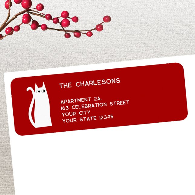 Étiquette White Cat Red Holiday Adresse de retour (Festive red white cat personalized return address label for Christmas and the winter holidays)