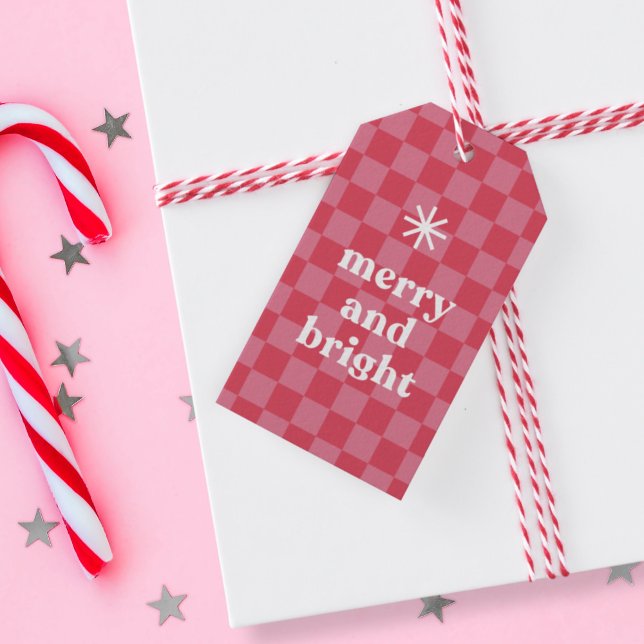 Étiquettes-cadeau À damiers moderne gras Joyeux et brillant Noël (merry and bright, bold, modern, checkerboard Christmas gift tag)