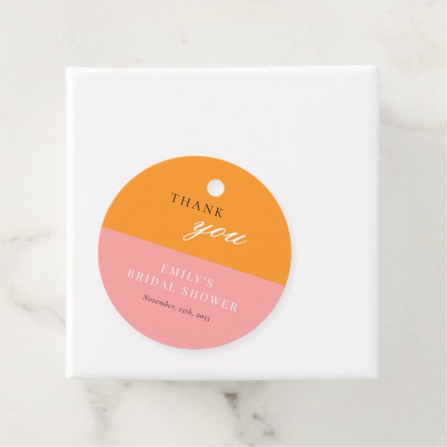 Étiquettes Cadeau Amour au premier Spritz Shower de mariage moderne (En situation)