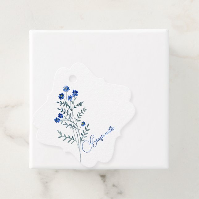 Étiquettes Cadeau Aquarelle Spray de fleurs bleues Grazie Mille (En situation)