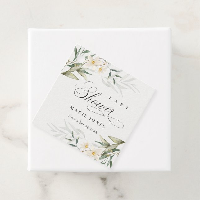 Étiquettes Cadeau Baby shower de Bunch Floral Rustique Blanc (En situation)