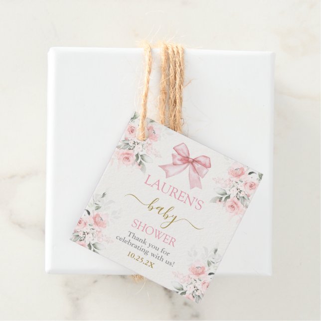 Étiquettes Cadeau Baby shower fille avec arc (En situation)