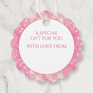 Étiquettes Cadeau Balises Cadeaux PINK HEART QUILT Scalloped / Blanc