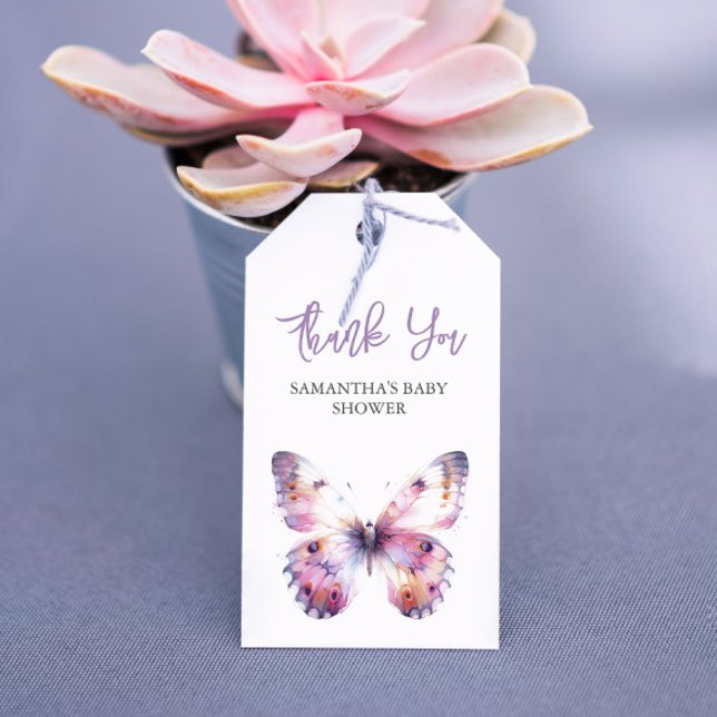 Étiquettes-cadeau Balises de préférence Baby shower papillon violet (Baby shower favor tags purple butterfly watercolor art by Victoria Grigaliunas of Do Tell A Belle)