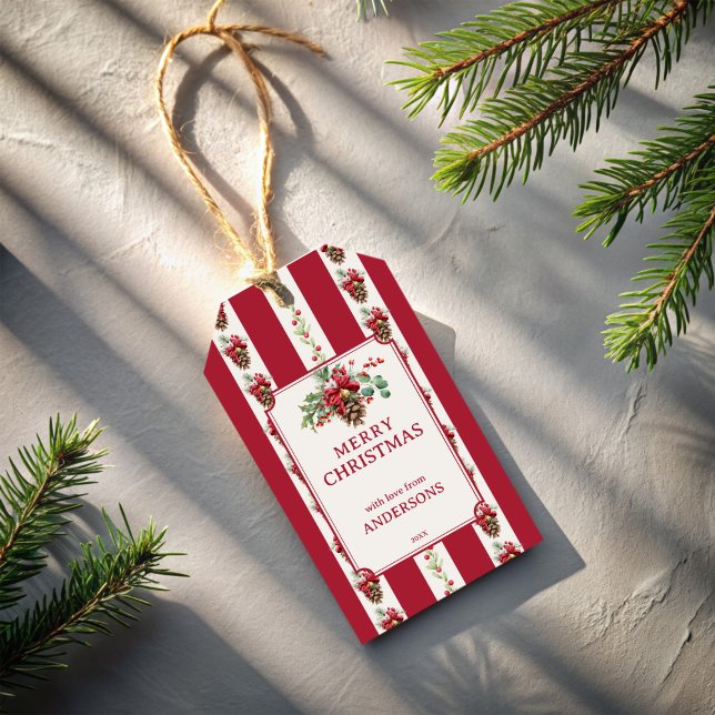 Étiquettes-cadeau Bandes rouges petit-millénaires Noël personnalisé (Red stripes grandmillenial Christmas personalized Gift Tags pinecones retro vintage stripped tags)