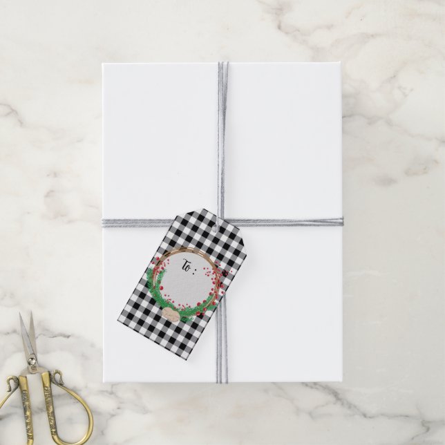 Étiquettes-cadeau Black White Buffalo Check and Berries Christmas (Avec de la ficelle)