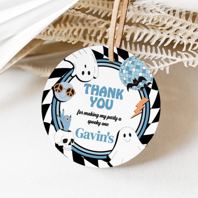 Étiquettes Cadeau Boy Retro Ghost Halloween Anniversaire (Blue Retro Ghost Halloween In My Spooky Era Birthday Round Favor Tags)