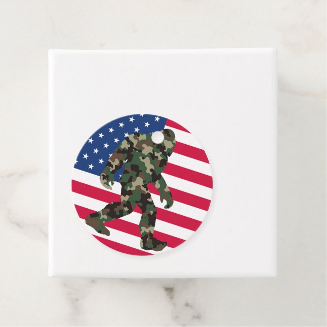 Étiquettes Cadeau Camo Bigfoot Sasquatch (En situation)
