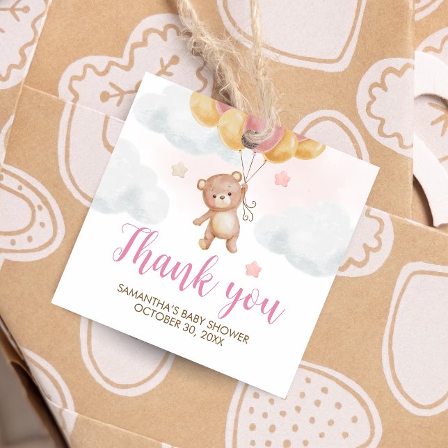 Étiquettes Cadeau Carré du Baby shower d'attente de l'ours de fille (We Can Bearly Wait Bear Balloons Baby Shower Favor Tags)