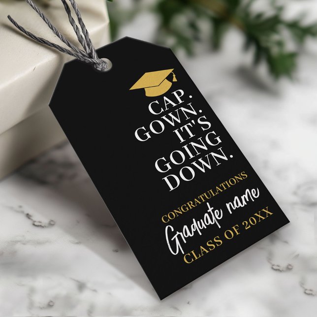 Étiquettes-cadeau Casquette Gown It's Going Down - Nom Graduation mo (Custom Graduation Gift Tag - Modern Black and Gold Design)