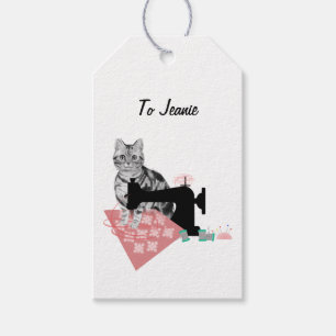 Étiquettes-cadeau Chat à rayures mignonnes avec machine à coudre