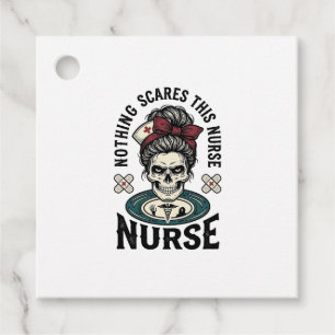 Étiquettes Cadeau Chemise d'infirmière Halloween Graphique de crâne