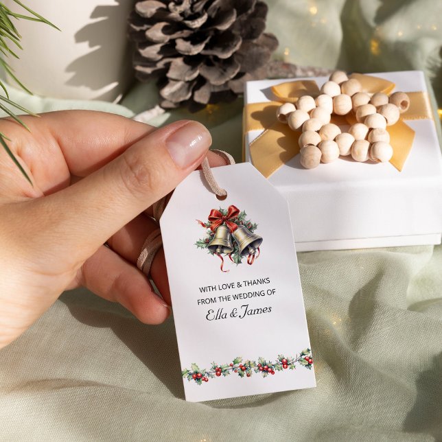 Étiquettes-cadeau Cloches de mariage d'hiver et Holly Favor (Wedding Favor Gift Tags from the Holly Bells Wedding Collection by Darling and May)