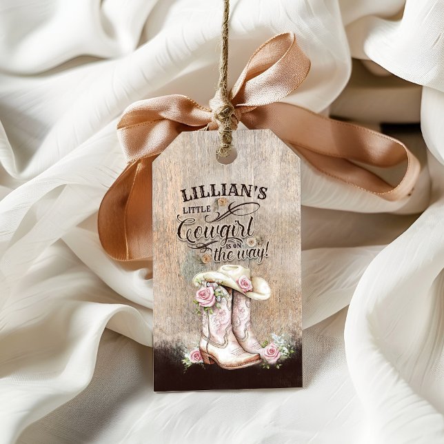 Étiquettes-cadeau Cowgirl Boho Floral Western Script (A little cowgirl is on the way western baby shower gift tag with cowgirl boots and floral mason jar )