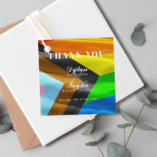 Étiquettes Cadeau Drapeau de fierté de mariage gay Typographie Merci