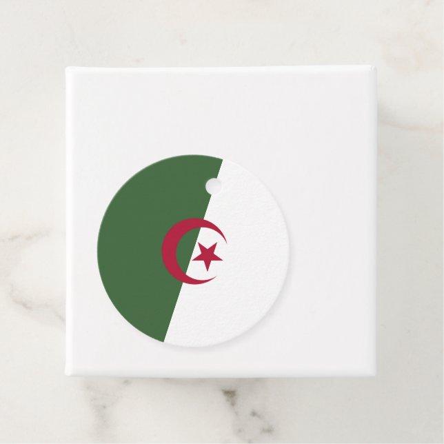 Étiquettes Cadeau Drapeau de l'Algérie (En situation)