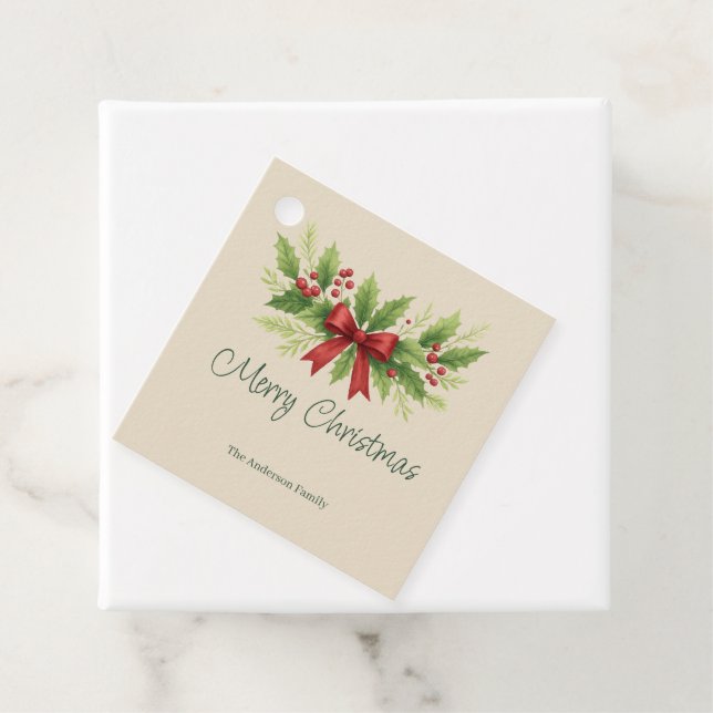 Étiquettes Cadeau Elegant Holly & Red Bow Noël - (En situation)