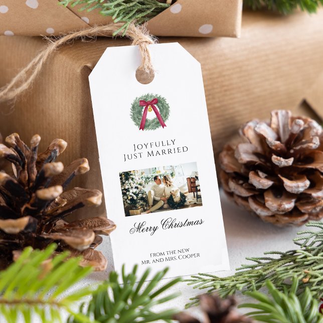 Étiquettes-cadeau Elegant Just Married Newlywed Christmas Photo Card (Créateur téléchargé)