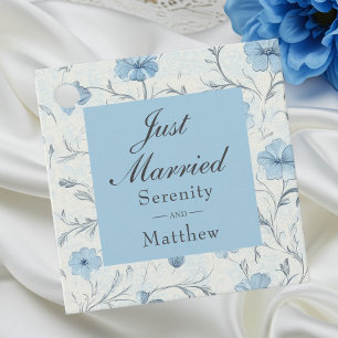 Étiquettes Cadeau Élégant Mariage Floral Dusty Blue vient de se mari