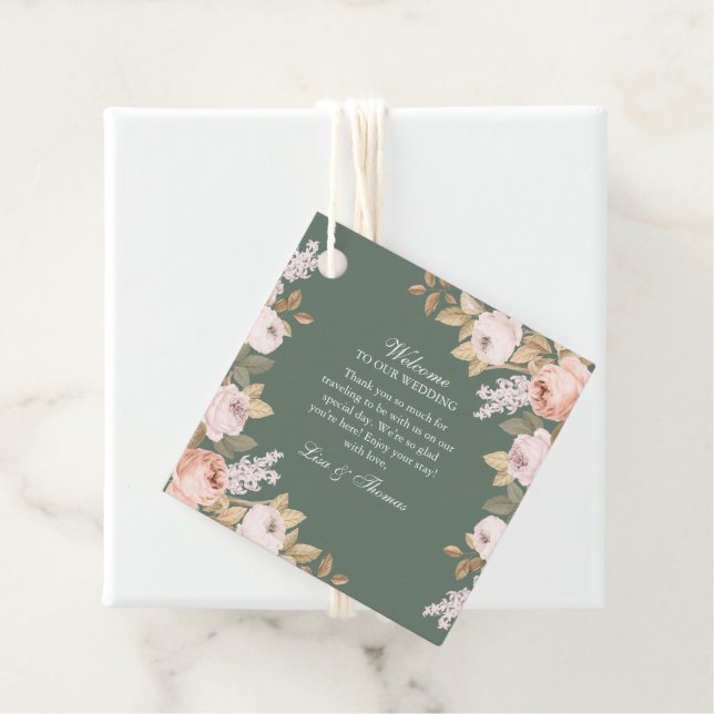 Étiquettes Cadeau Élégant Mariage Sage Green Peonies (En situation)