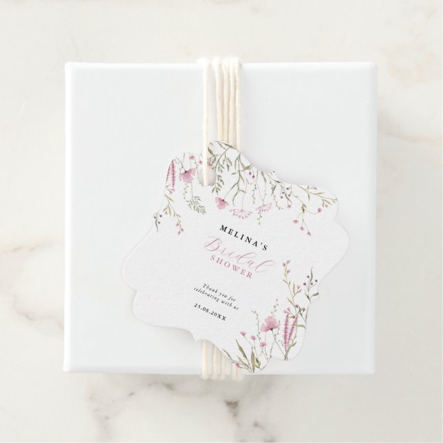 Étiquettes Cadeau Élégante Fête des mariées florale rose sauvage (En situation)