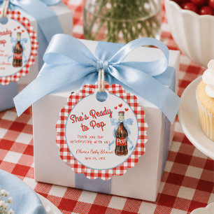 Étiquettes Cadeau Fête de Bébé Rouge & Bleu Elle est Prête à Arriver