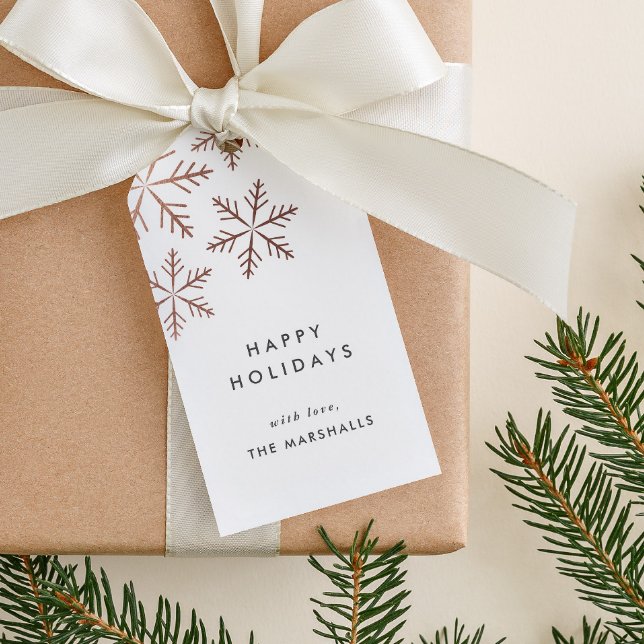Étiquettes-cadeau Flocon de Neige Faux Papier D'aluminium de Fêtes (Elegant rose gold snowflakes modern happy holidays gift tag.)